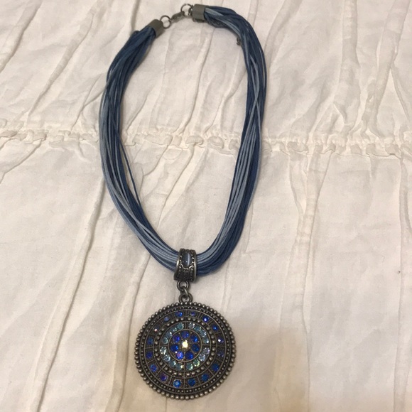 Beautiful choker with different tones of blue - Picture 3 of 6